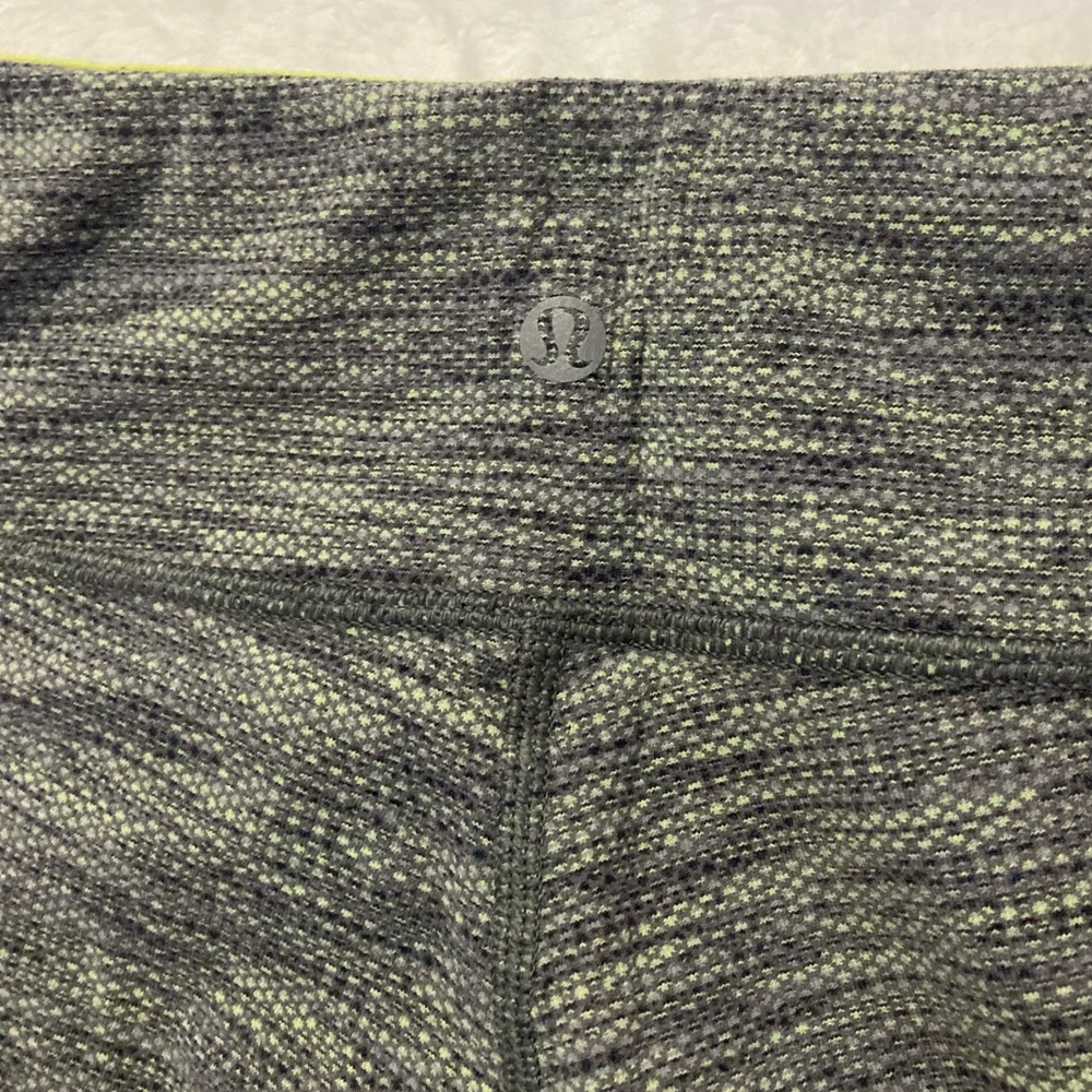 Lululemon cropped leggings grey size 4 - Picture 7 of 7